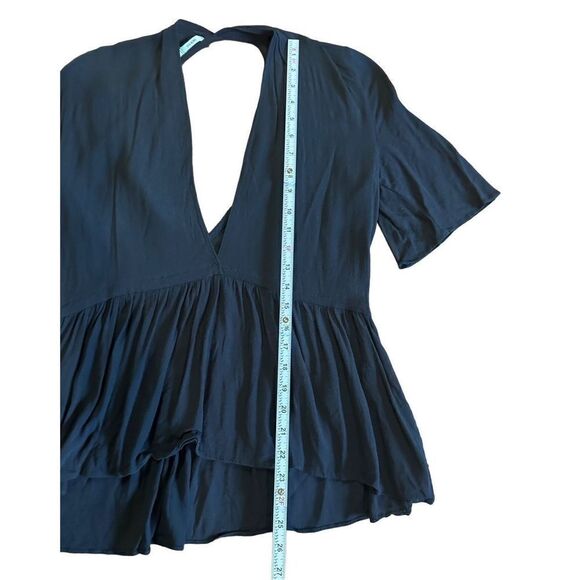 Kimchi blue deep Vneck peplum black blouse sz small - Picture 6 of 7